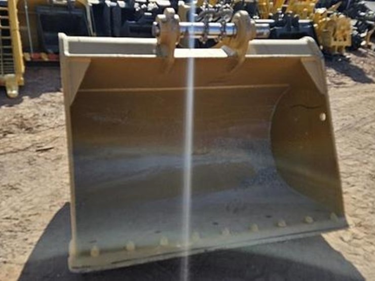 68"-excavator-bucket-image-5
