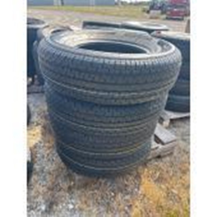 UNUSED Set of 4 ST225/75R15 Radial Trailer Tires