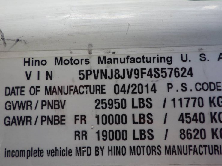 2015-hino-268a-image-18