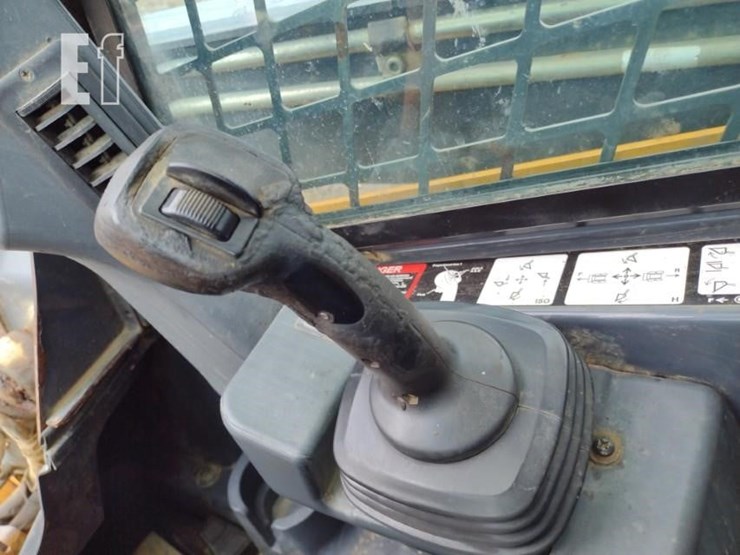 2015-deere-333e-image-9
