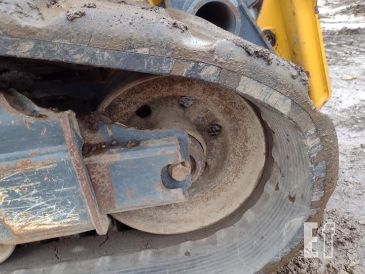2022-deere-333g-image-21