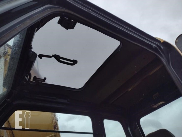2006-deere-120c-image-14