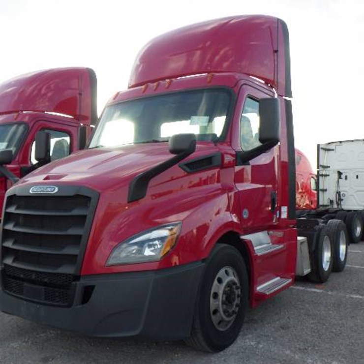 2019 FREIGHTLINER CASCADIA 116