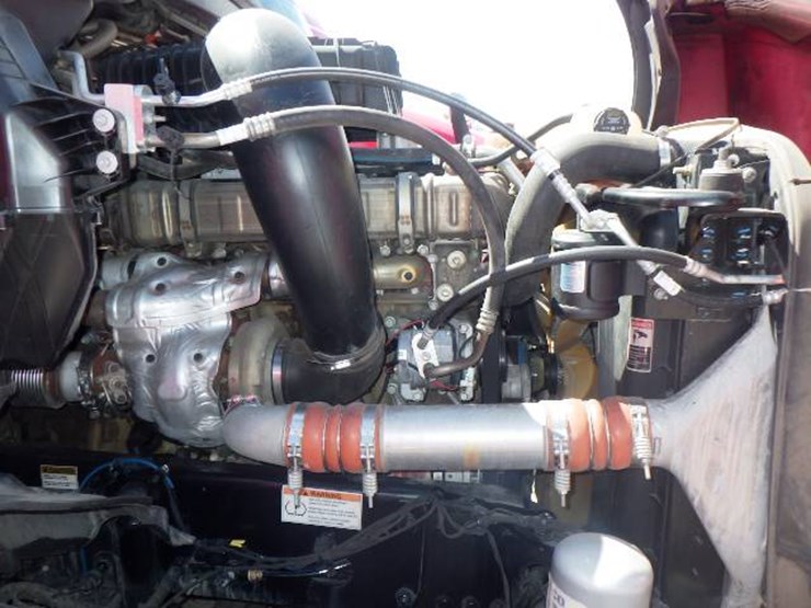 2021-freightliner-cascadia-126-image-18