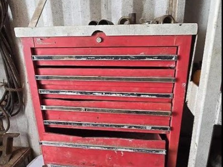 tool-house-with-contents-image-18
