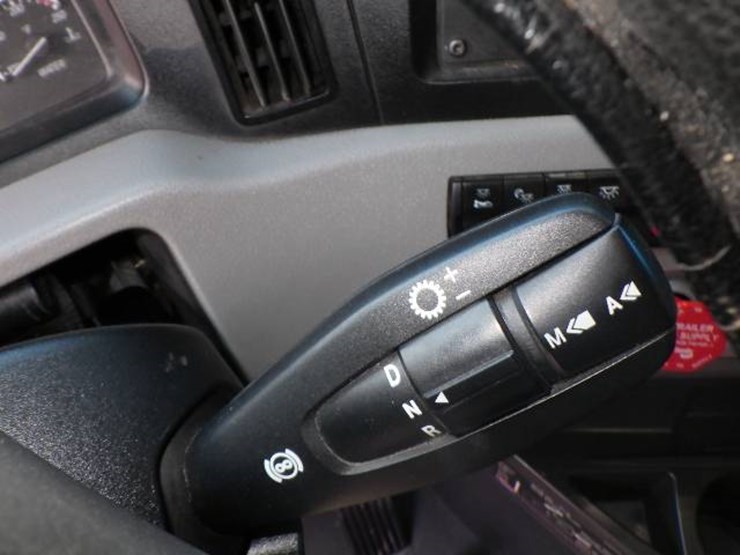 2021-freightliner-cascadia-126-image-9