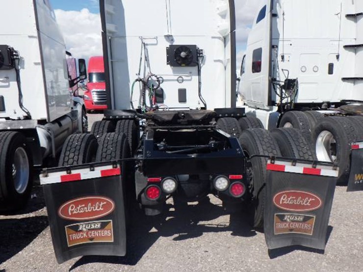 peterbilt-579-image-7