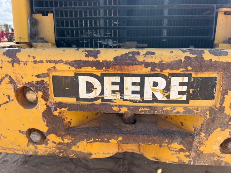 2000-deere-444-image-18