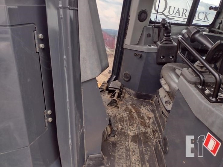 2020-deere-850l-lgp-image-12