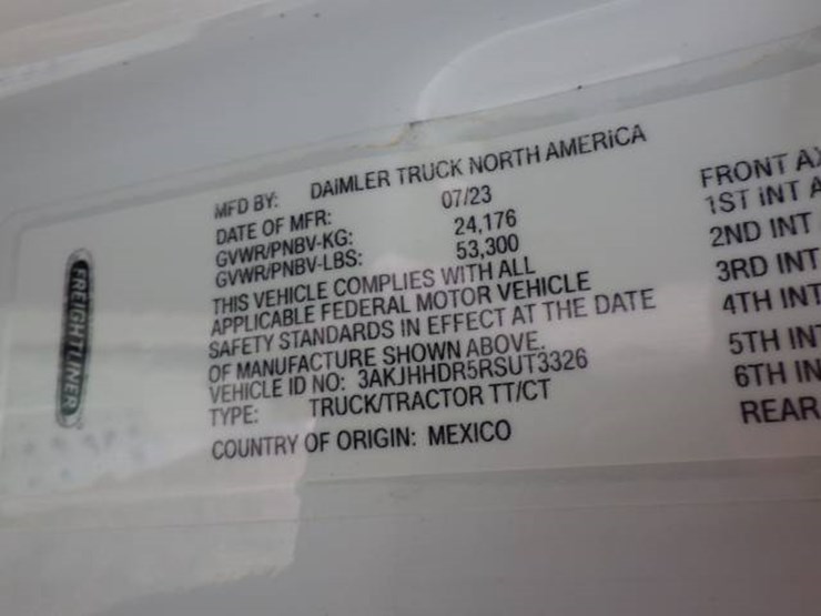2024-freightliner-cascadia-126-image-15