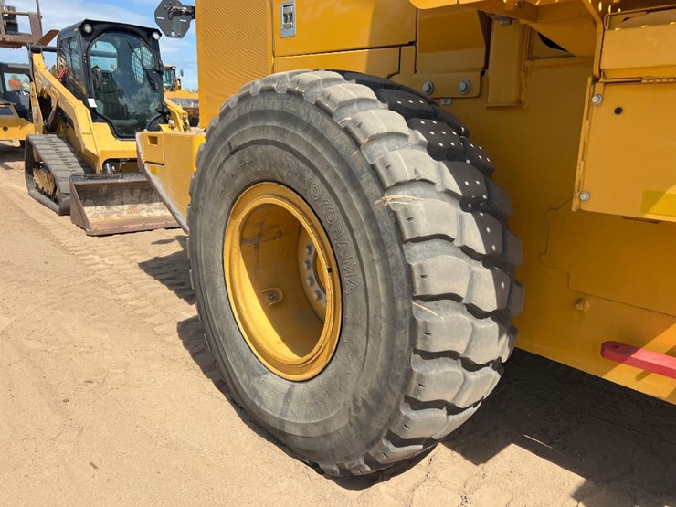 2021-deere-624p-image-29