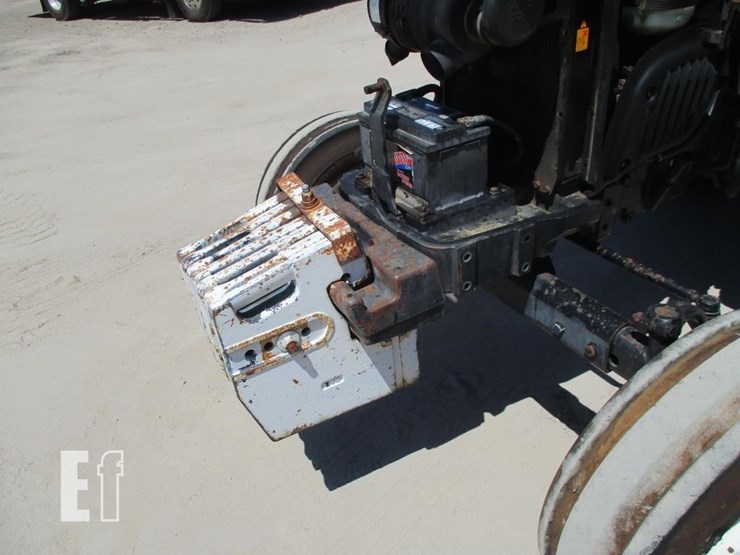 2005-new-holland-tn70-image-12