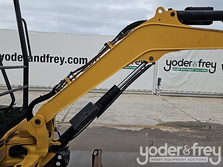 2013-caterpillar-303-image-15