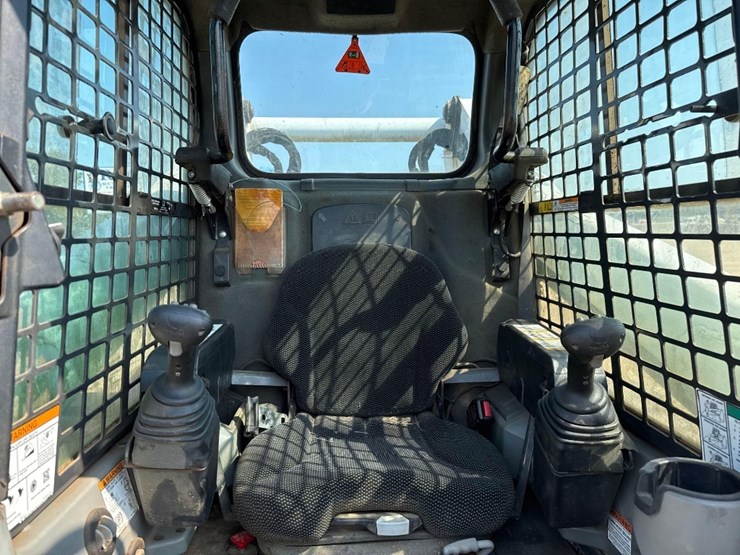 2020-bobcat-t870-image-23