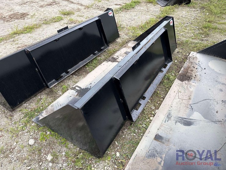 2025-swict-78in-bucket-skid-steer-attachment-image-2