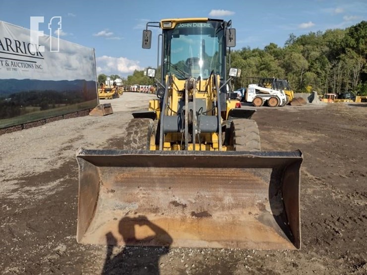 2015-deere-324k-image-2
