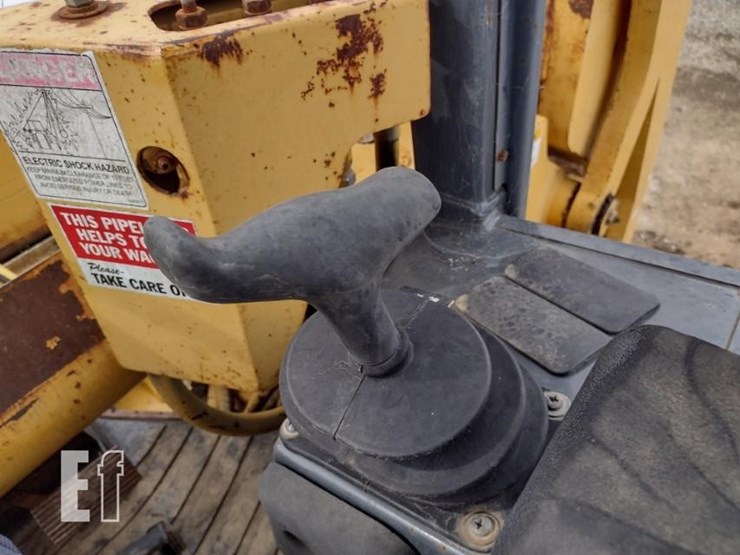 2007-deere-700j-lgp-image-11