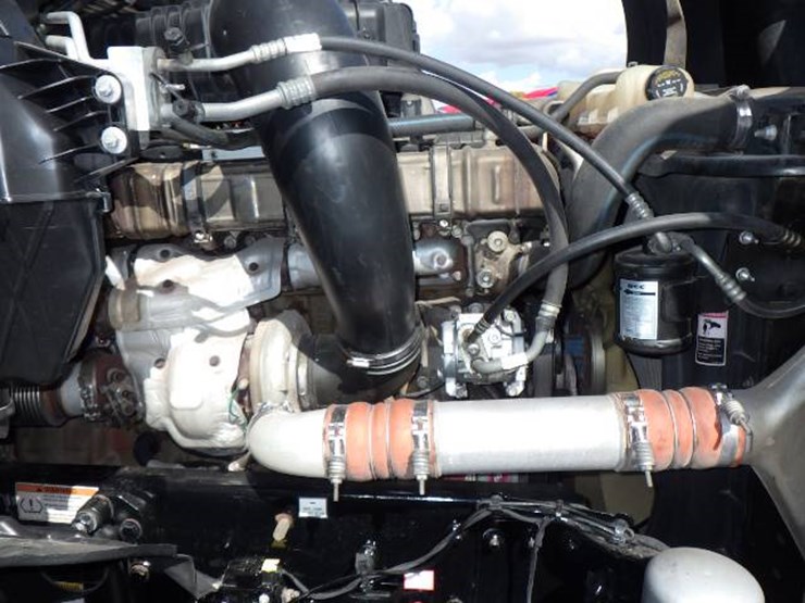 2020-freightliner-cascadia-126-image-16