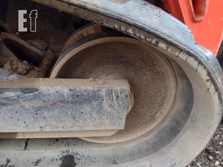 2012-kubota-svl90-image-32