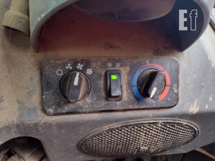 2019-bobcat-t770-image-12