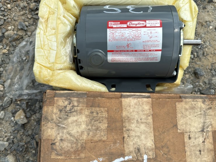#135-•-2-electric-motors-image-2