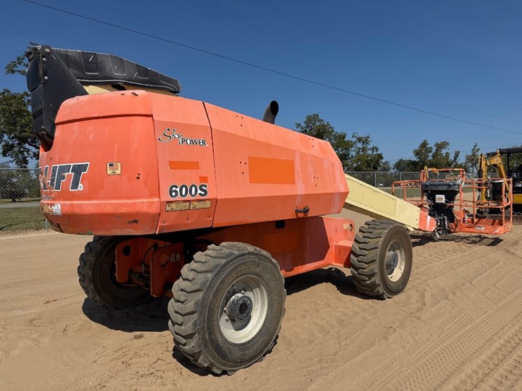 2007-jlg-600s-image-2