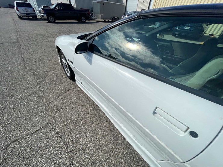 #6877-•-2000-chevy-camaro-z28-(has-wi-title)-(neenah,-wi)-image-19