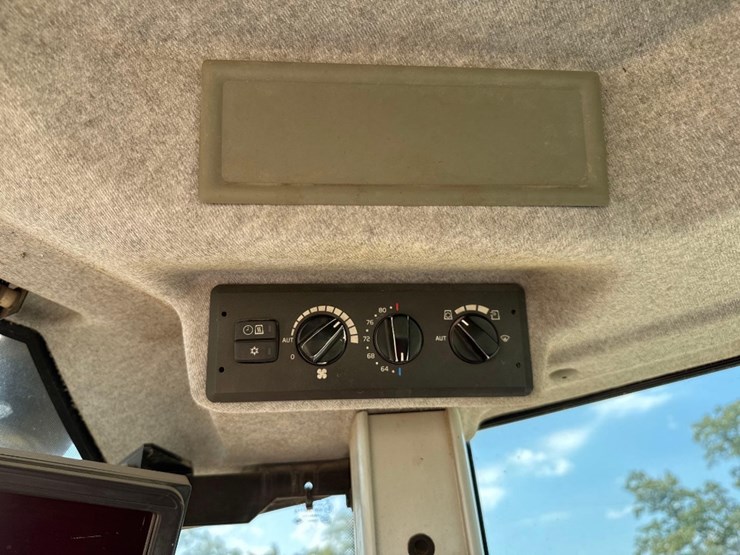 2015-volvo-l90h-image-27