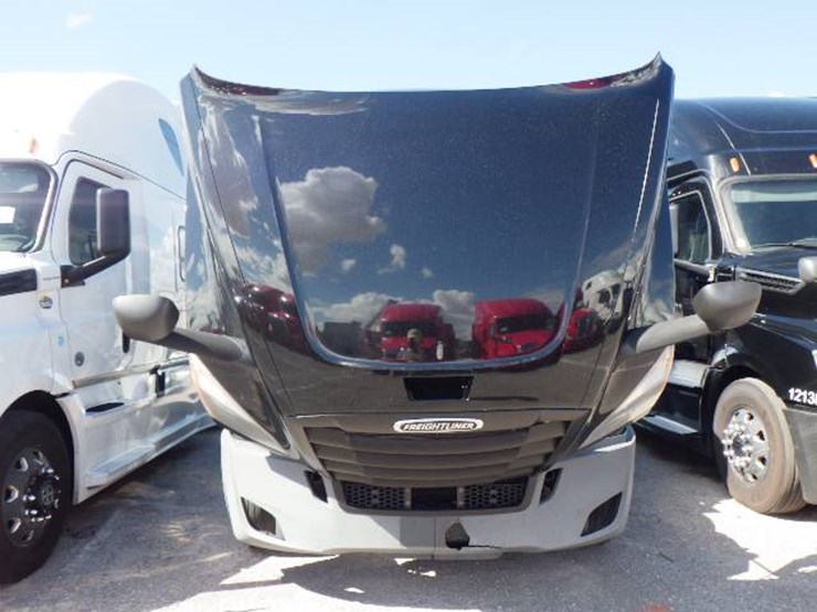 2020-freightliner-cascadia-126-image-15