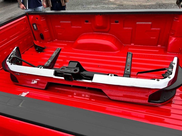 chevy-silverado-lt-red-truck-bed-image-5
