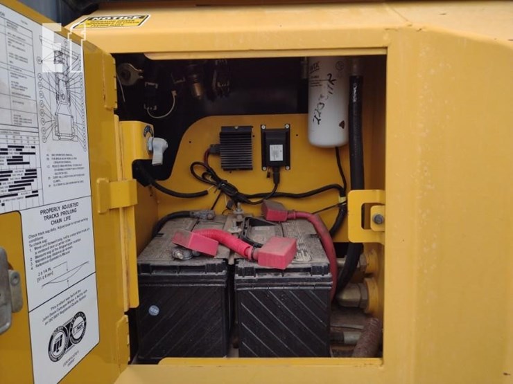 2007-deere-700j-lgp-image-43