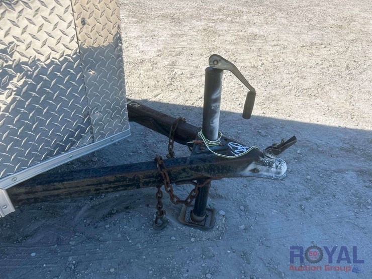 10ft-enclosed-cargo-trailer-image-10