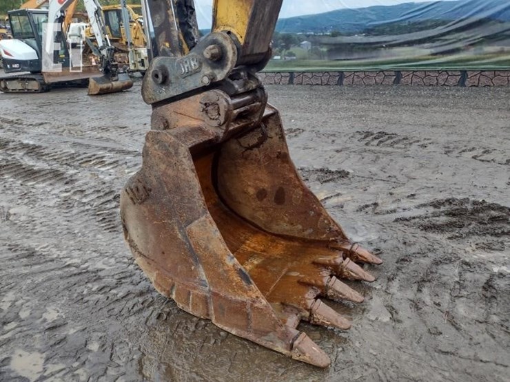 2006-deere-120c-image-16