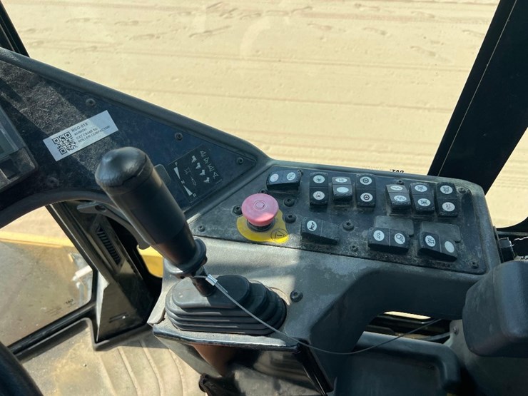 2019-caterpillar-cs44b-image-20