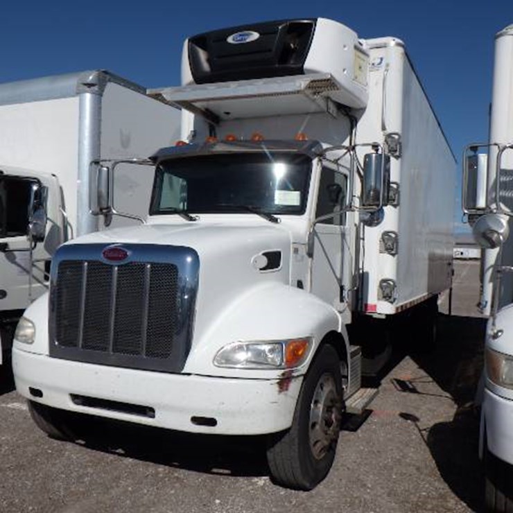 2017 PETERBILT 337