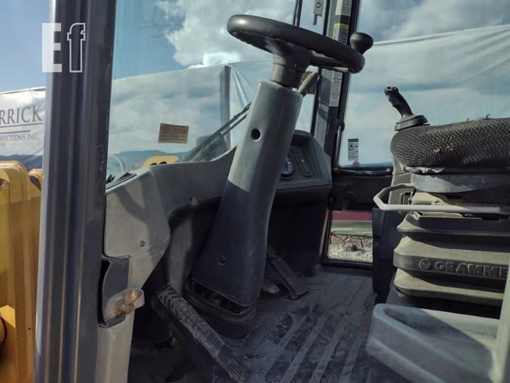 2015-deere-324k-image-11