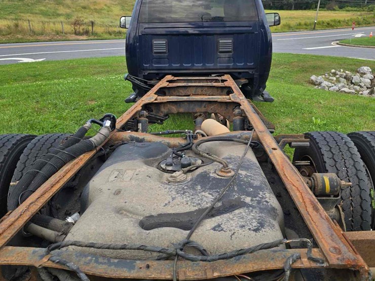 2015-dodge-ram-5500-image-5