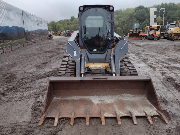 deere-329d-image-2