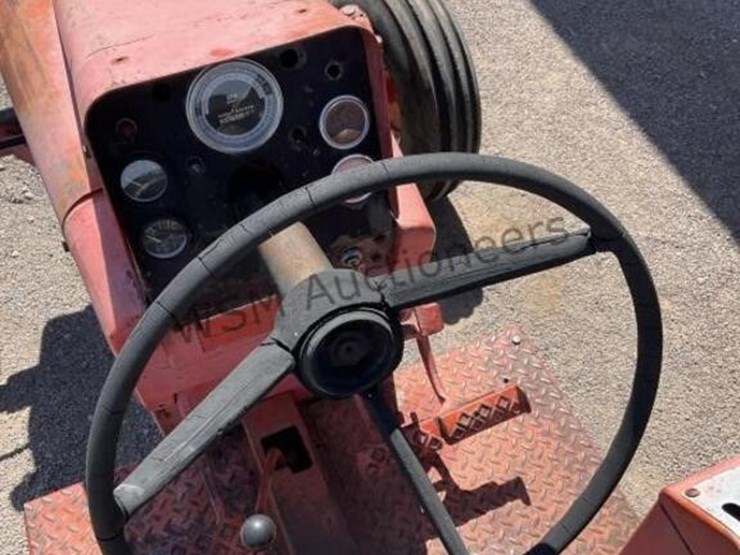 allis-chalmers-190-tractor-image-19