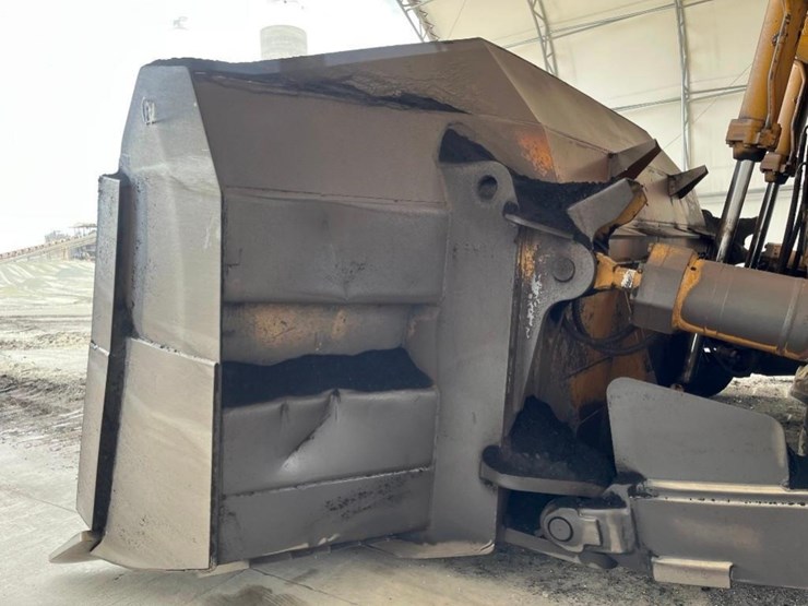 2017-caterpillar-d11t-image-55