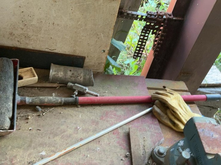 #148-•-steel-workbench-and-contents-image-24