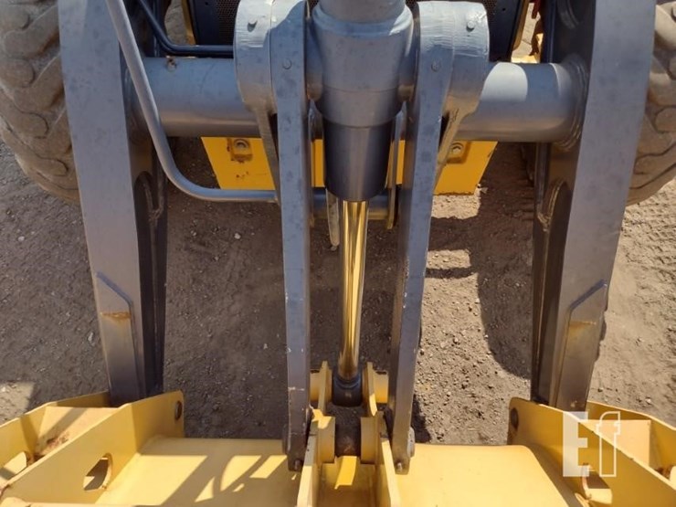 2017-deere-310sl-image-20