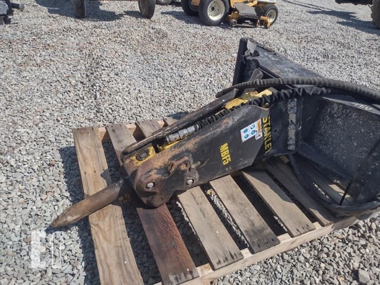 stanley-mbf5-hammer-for-skid-loader-image-4