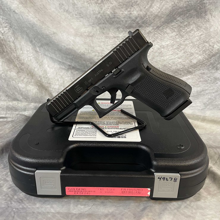 #4777 • Glock 19 Gen 5 9mm Luger Pistol, SN: CESF245