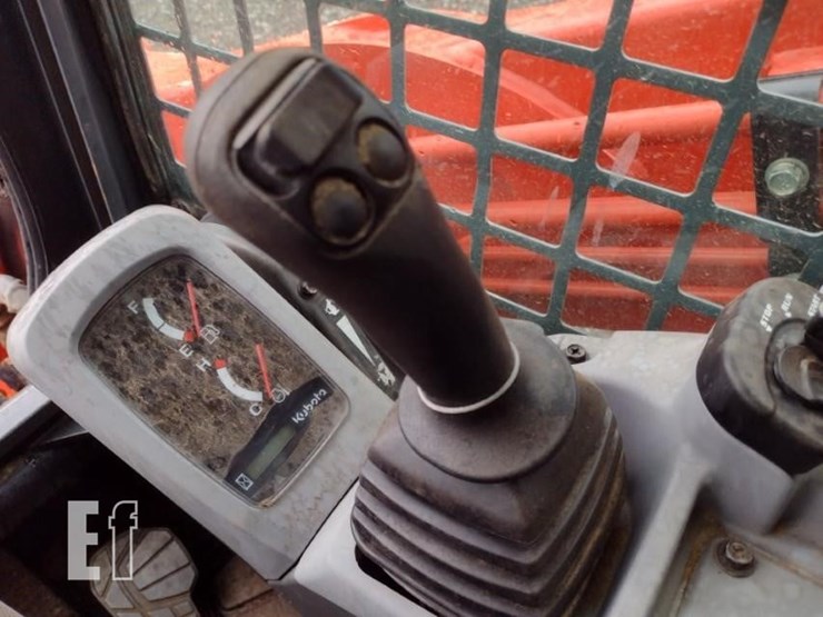 2012-kubota-svl90-image-8