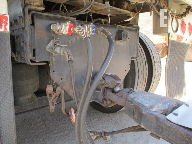 2008-peterbilt-365-image-20