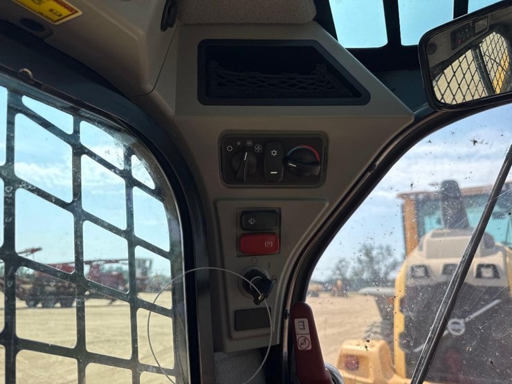 2023-caterpillar-259d3-image-24