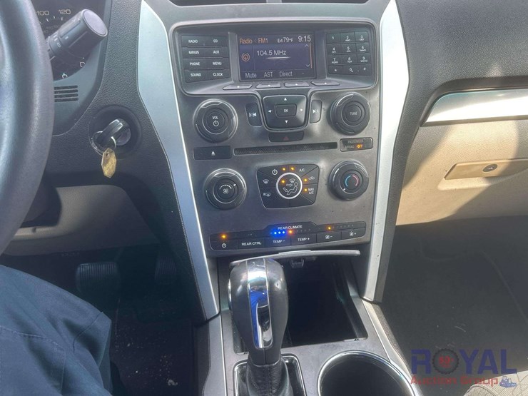 2011-ford-explorer-image-8
