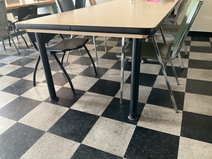 #186-•-tables,-chairs-and-refrigerator-image-10