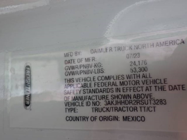 2024-freightliner-cascadia-126-image-13